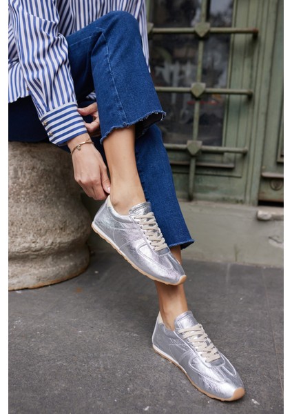 Tores Kadın Kahverengi Gercek Suet Bagcıklı Sneaker fırsatları