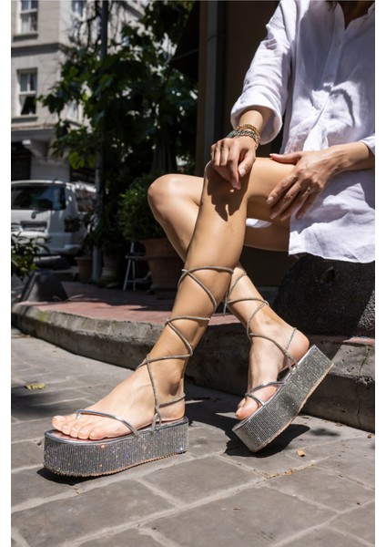 Jelgava Kadin Gumus Baglamali Platform Topuklu Sandalet fiyatları