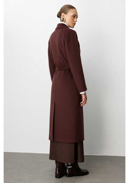 Yünlü Kaşe Dokulu Mürdüm Rengi Uzun Trençkot Kaban modelleri