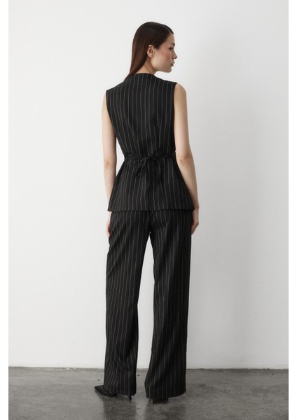 Siyah Çok Düğmeli Çizgili Premium Takım