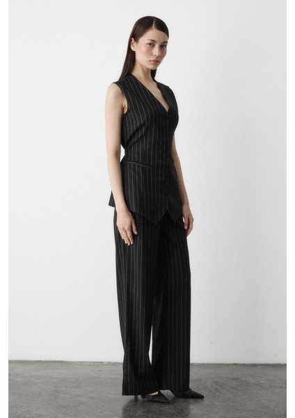 Siyah Çok Düğmeli Çizgili Premium Takım