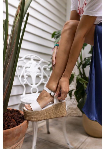 Join Kadin Beyaz Espadrıl Ip Sargılı Feta Sandalet fırsatları