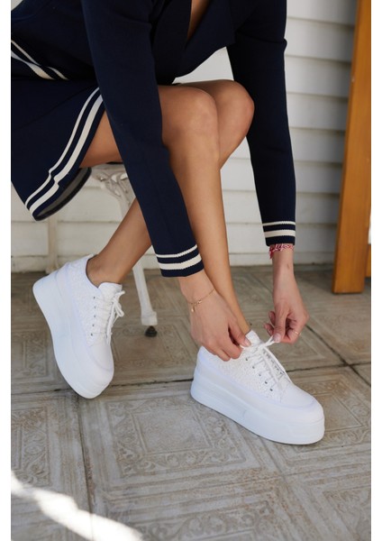 Vardy Kadın Beyaz Pullu Bagcıklı Dolgu Topuklu Gelın ve Gunluk Kullanım Uygun modelleri