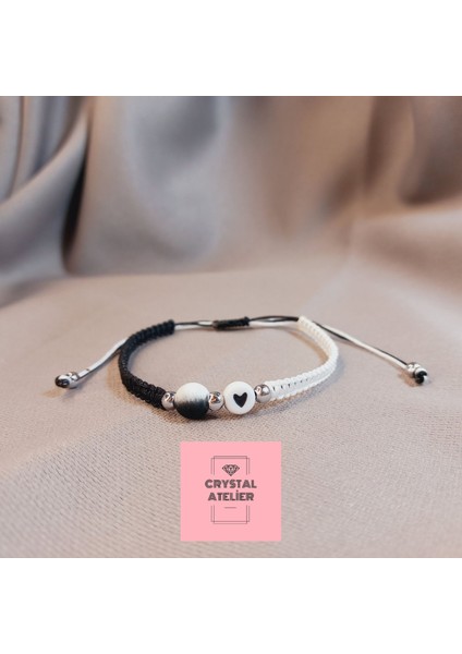 Beşiktaş Temalı Makrome Bileklik – Bjk Siyah Beyaz Kalp Boncuklu El Yapımı Unisex Taraftar Bileklik - Beşiktaş Bileklik - Makrome Bileklik - Taraftar Bileklik - Siyah Beyaz Bileklik