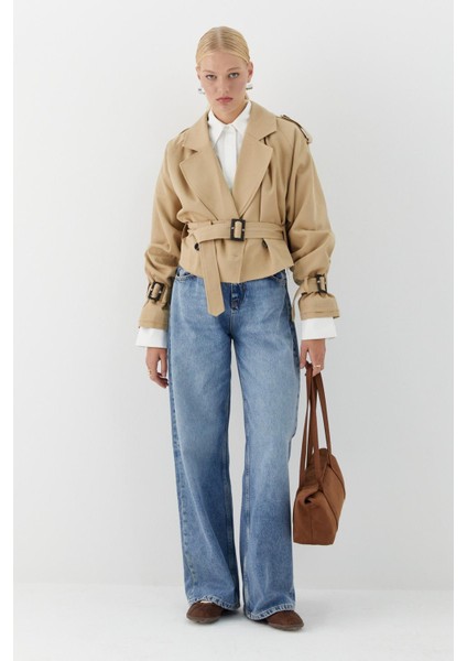 Kemerli Kısa Trenç Bej