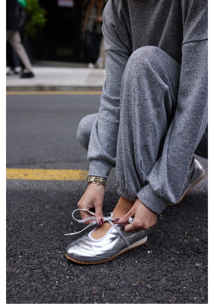 Names Kadin Altın Bagcıklı Sneaker indirimleri