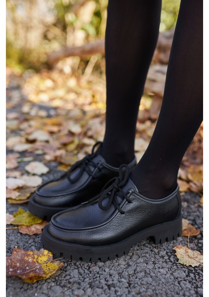 Kristel Kadın Lacivert Gercek Deri Bagcıklı Loafer Ayakkabi