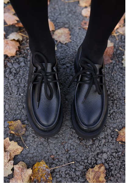 Kristel Kadın Lacivert Gercek Deri Bagcıklı Loafer Ayakkabi