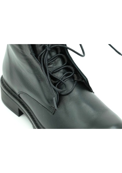 Hakiki Deri Bağcıklı Kadın Bot Kauçuk Taban - B263415