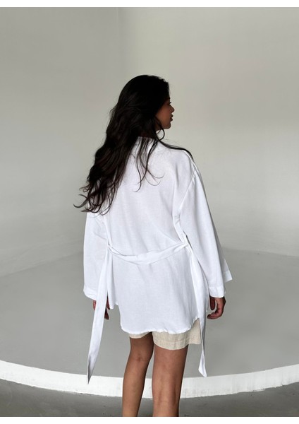 Beyaz Pamuk Düğme Detaylı Kemerli Keten Kimono