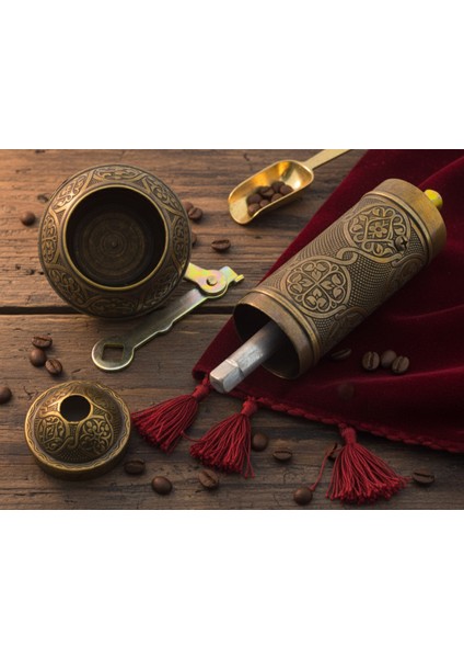 Zamak Metal Antik Renk 3 Lü Set Karabiber,kahve,çörek Otu El Değirmeni Öğütücü Grinder indirimleri