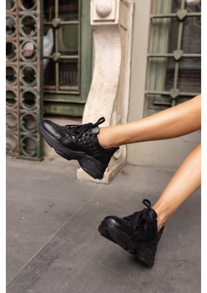 Barry Kadın Siyah Kapıtone Detay Gercek Deri Sneaker fırsatları