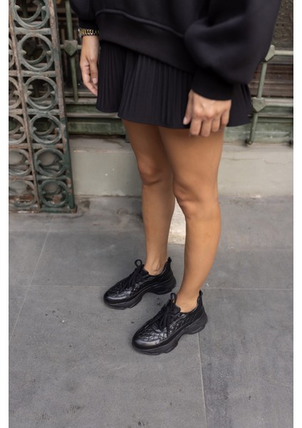 Barry Kadın Siyah Kapıtone Detay Gercek Deri Sneaker