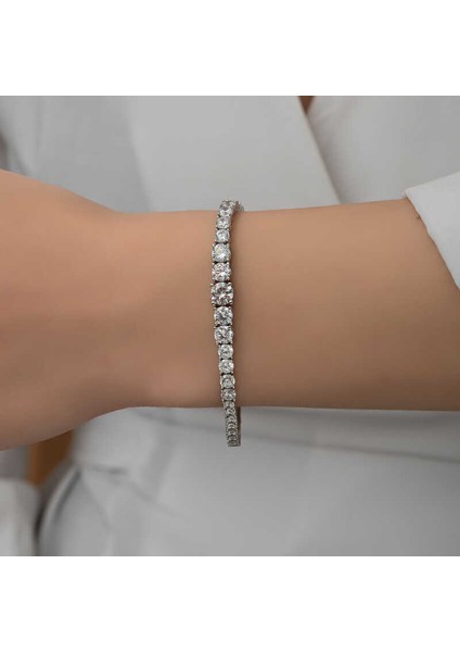 Gümüş Süzme Beyaz Taşlı Su Yolu Kadın Bileklik fiyatları