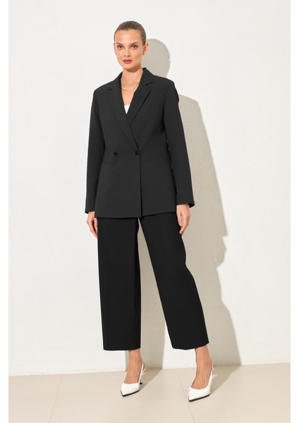 Siyah Cep ve Düğme Detaylı Basic Ceket