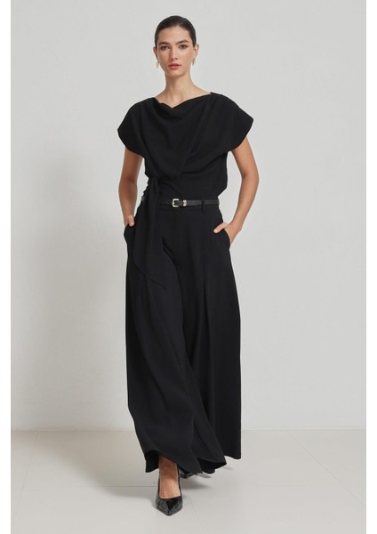 Siyah Bel Detaylı Kısa Kollu Bluz fırsatları