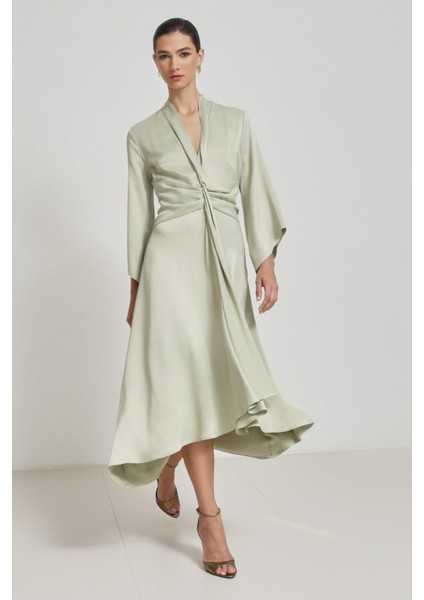 Nil Yeşili V Yaka Bel ve Kol Detaylı Midi Boy Elbise indirimleri