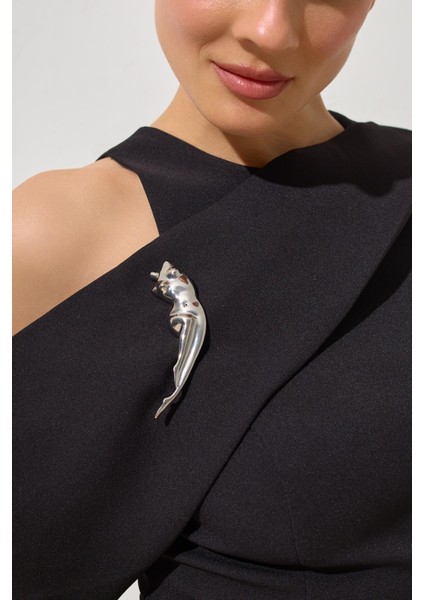 Siyah Kol Detaylı Tam Kalıp Uzun Kollu Elbise