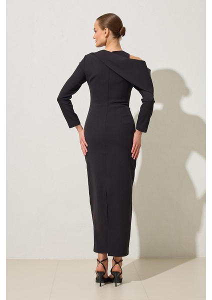 Siyah Kol Detaylı Tam Kalıp Uzun Kollu Elbise