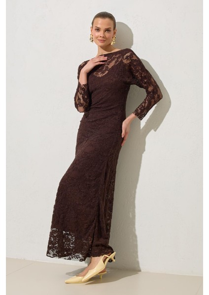 Acı-Kahve Tam Kalıp Dantel Detaylı Midi Boy Elbise