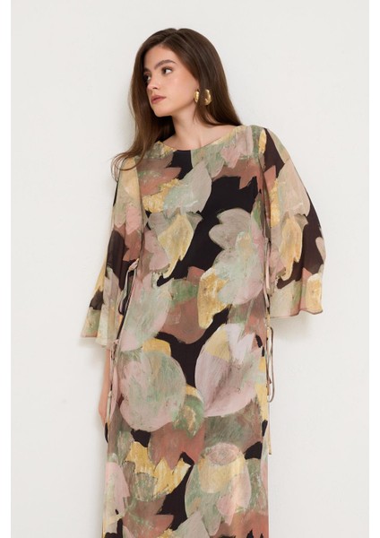 Siyah-Sarı Yandan Bağlama Detaylı Truvakar Kol Desenli Elbise fırsatları