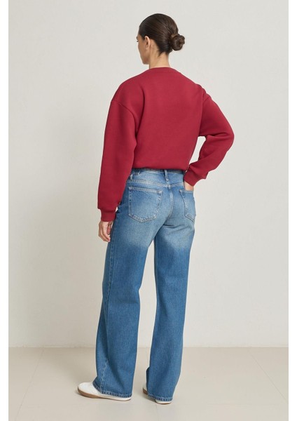 Mavi Kemer Detaylı Rahat Kesim Kot Pantolon