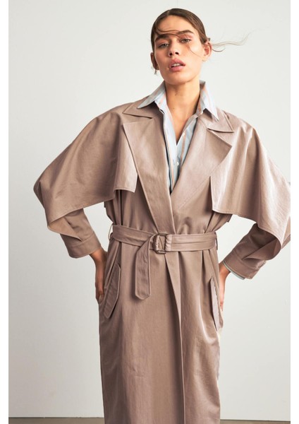 Bej Kemerli Ceket Yaka Uzun Kollu Cepli Uzun Trençkot