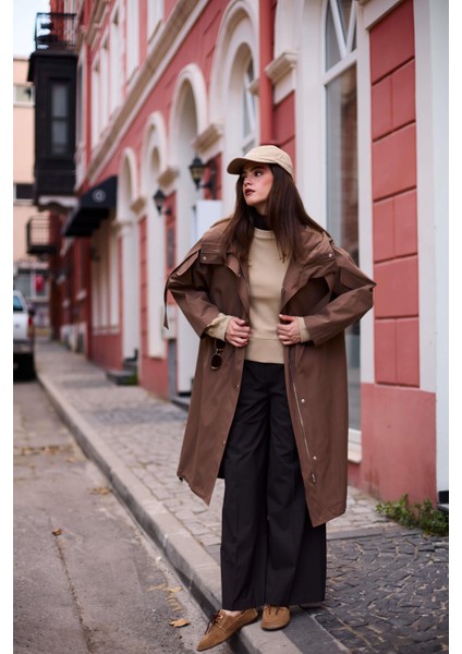 Acı-Kahve Yaka Detaylı Rahat Kesim Trençkot modelleri