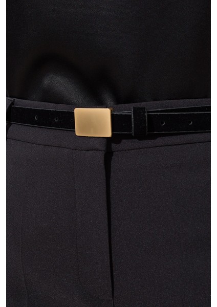 Siyah Kemer Detaylı Tam Kalıp Pantolon