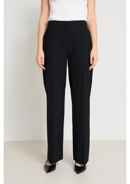 Siyah Tam Kalıp Rahat Kesim Pantolon fırsatları