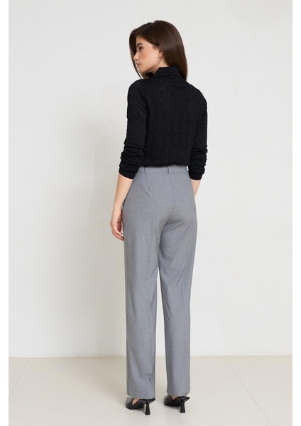Gri Tam Kalıp Rahat Kesim Pantolon