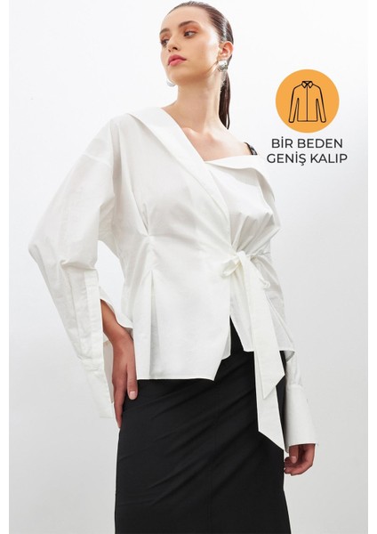 Ekru Tek Omuzu Açık Asimetrik Yapılı Belden Bağlama Detaylı Uzun Kollu Geniş Kesim Gömlek