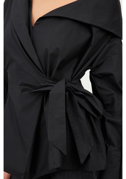 Siyah Tek Omuzu Açık Asimetrik Yapılı Belden Bağlama Detaylı Uzun Kollu Geniş Kesim Gömlek