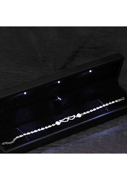 Gümüş Işıklı Kutulu Melek Kanadı Kadın Bileklik