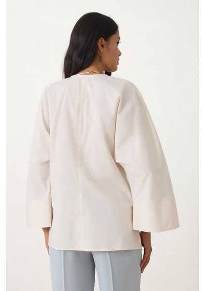 Krem V Yaka Büzgü Detaylı Pamuklu Gömlek