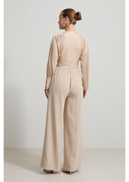 Bej Bej Cep Ve Önden Dikiş Detaylı Rahat Kesim Arka Beli Lastikli Pantolon