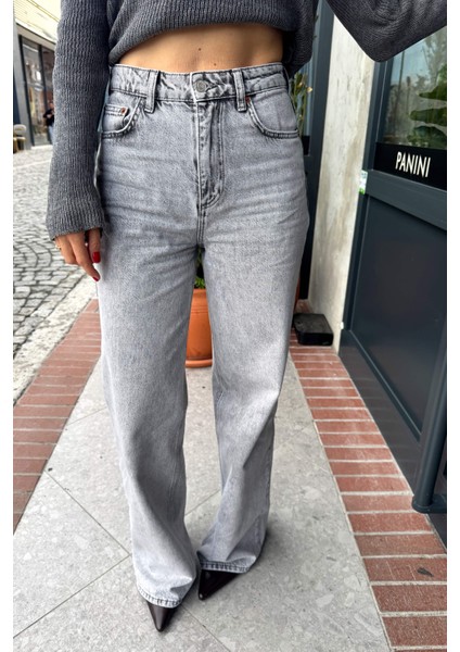 Gri Yıkama Yüksek Bel Geniş Paça Jean modelleri