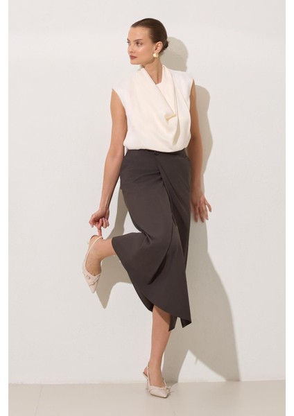 Acı-Kahve Düğme Detaylı Asimetrik Midi Boy Etek