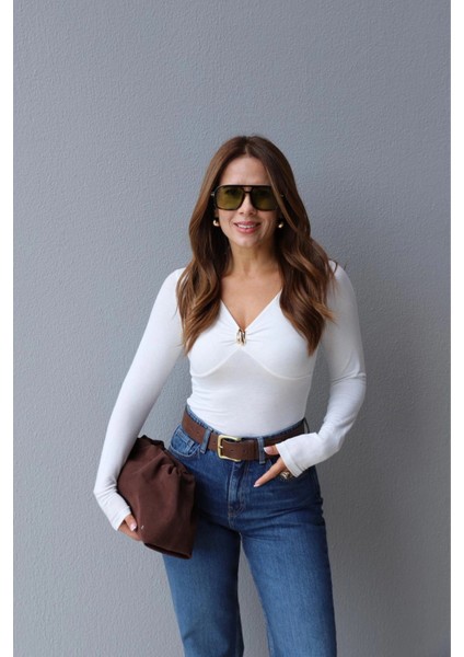 Ekru Yaka Toka Detay Bluz fiyatları