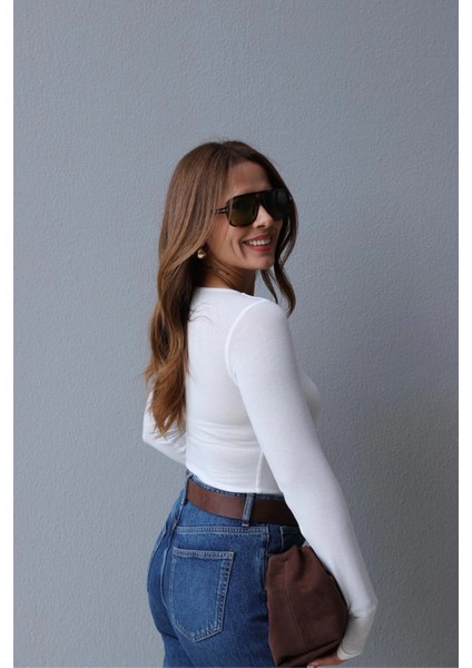 Ekru Yaka Toka Detay Bluz fırsatları