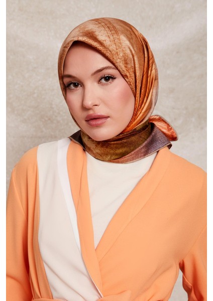 Menekşe Desenli Twill Ipek Eşarp fiyatları