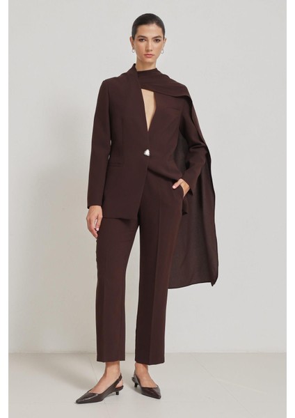 Acı-Kahve Pelerin Detaylı Kadın Takım Elbise