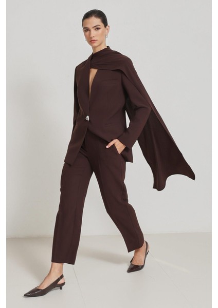 Acı-Kahve Pelerin Detaylı Kadın Takım Elbise fiyatları