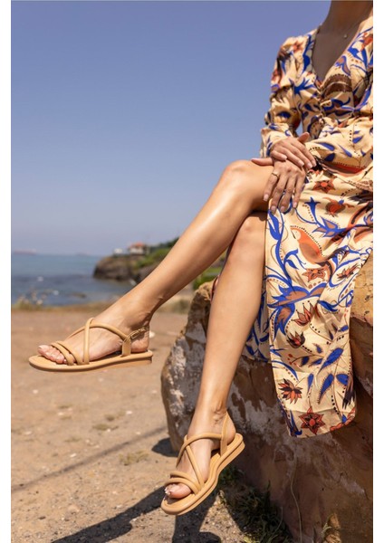 Zill Kadin Beyaz Pofuduk Taban Sandalet fiyatları