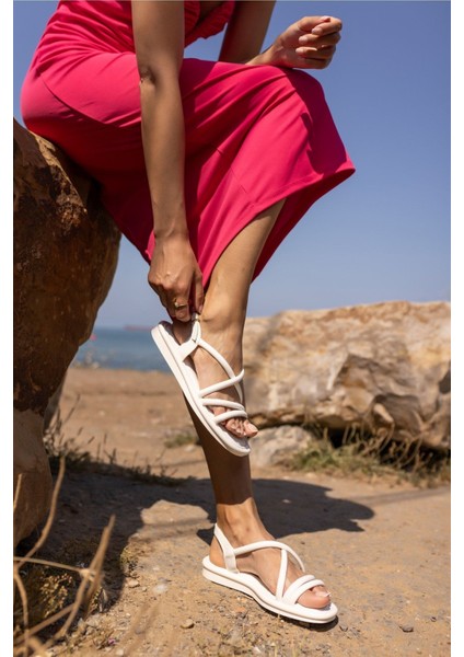 Zill Kadin Beyaz Pofuduk Taban Sandalet fiyatları