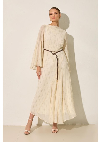 Krem Yaka ve Kol Detaylı Desenli Kemerli Midi Boy Elbise