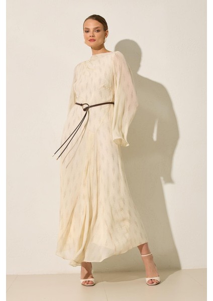 Krem Yaka ve Kol Detaylı Desenli Kemerli Midi Boy Elbise modelleri