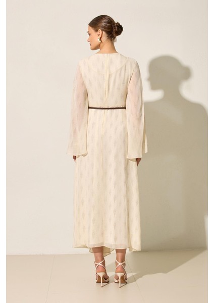 Krem Yaka ve Kol Detaylı Desenli Kemerli Midi Boy Elbise indirimleri