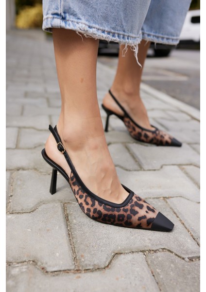 Zelıa Kadın Leopar Burun Demır Detay Topuklu Ayakkabı