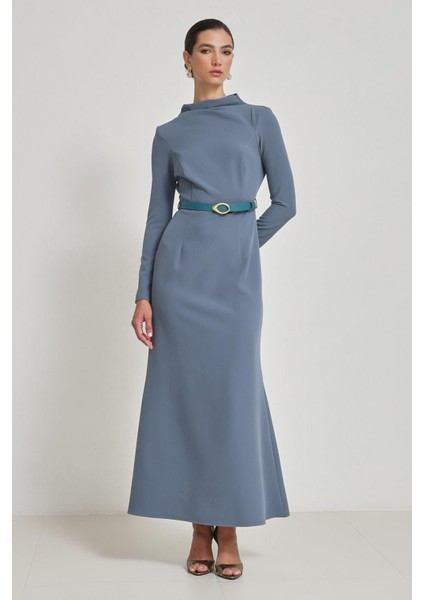 Kuvars Belden Kemer Detaylı Tam Kalıp Elbise